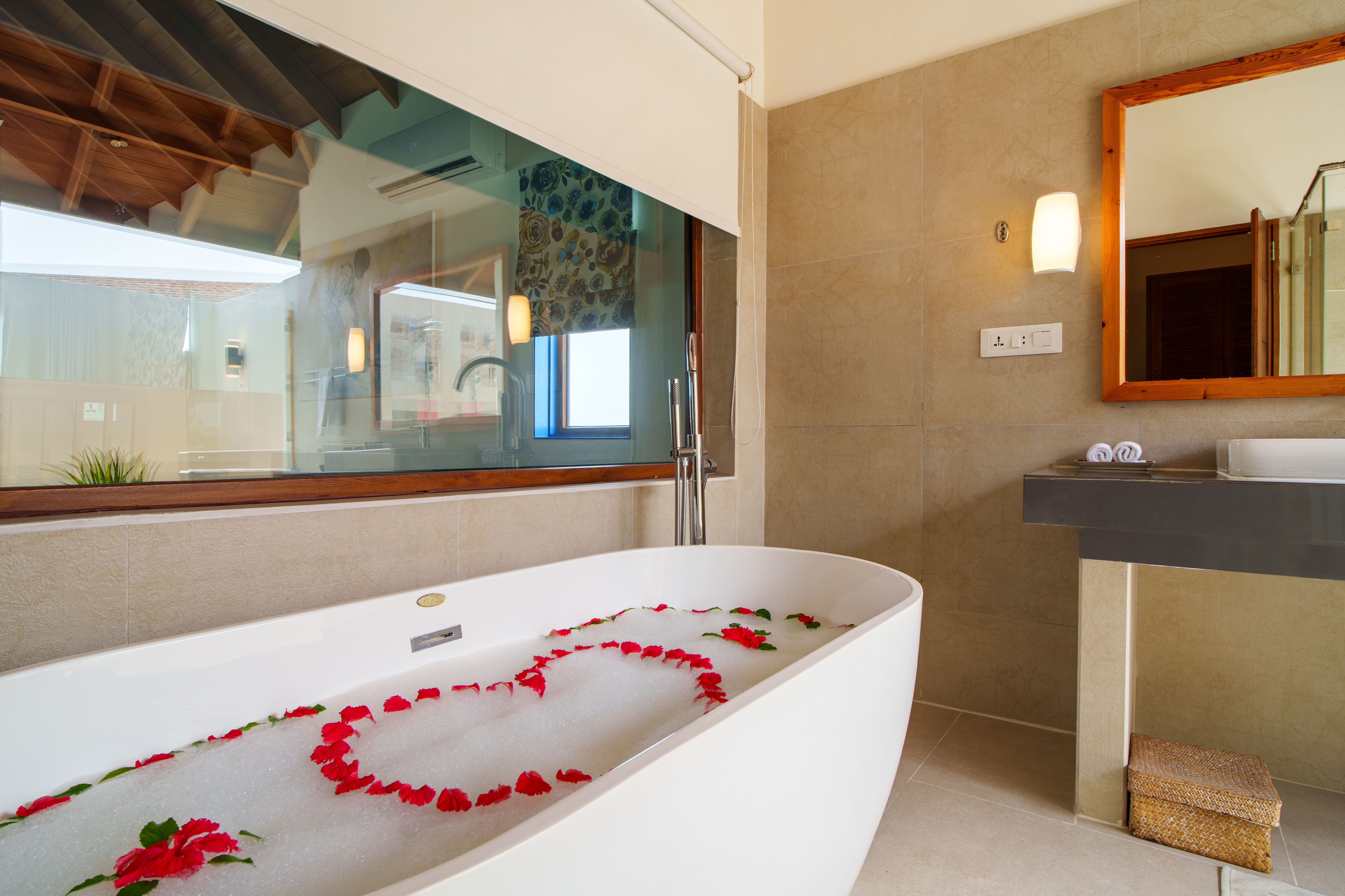 Suite water villa con due camere da letto e vasca idromassaggio