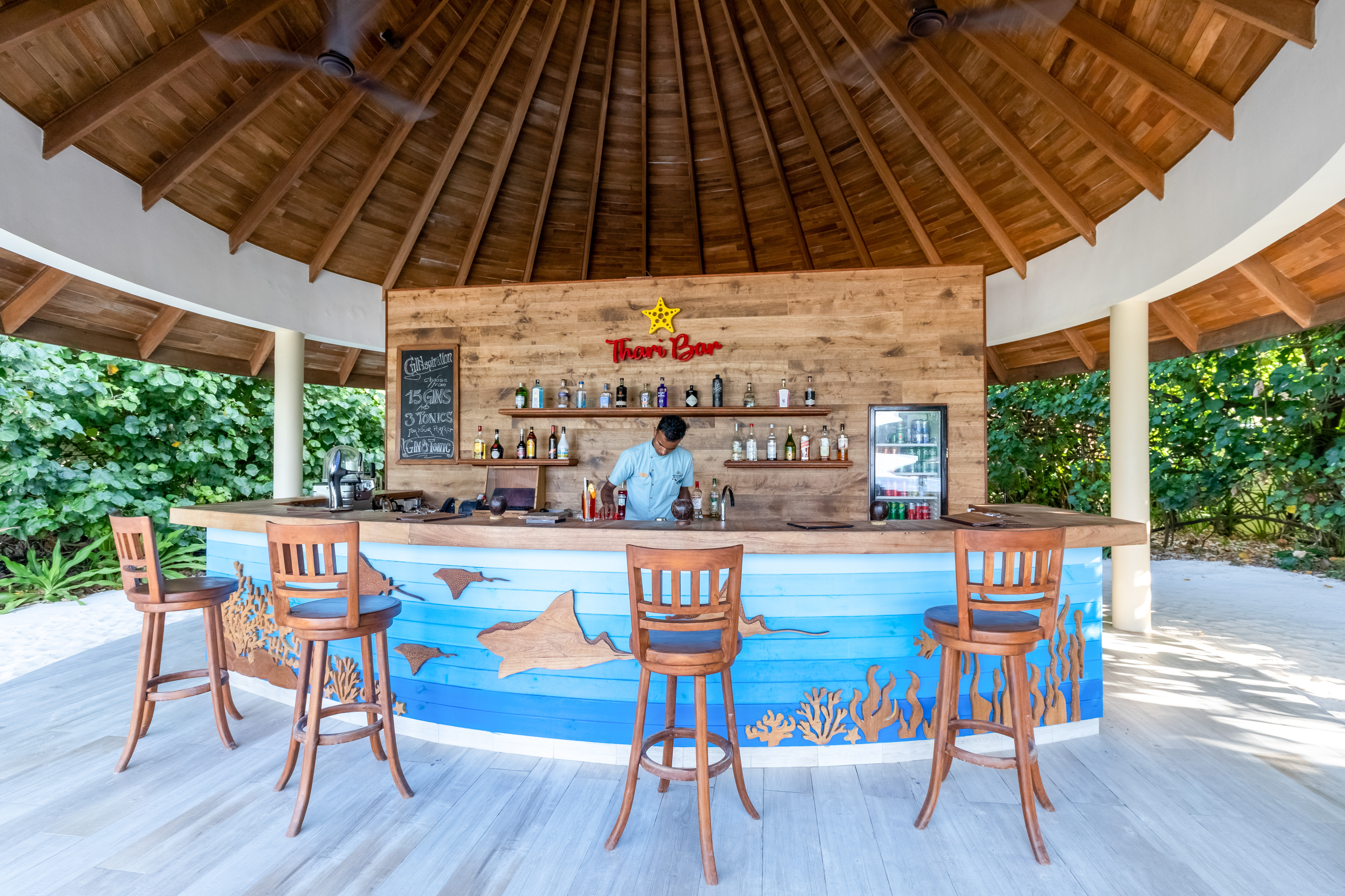 reethi_faru_resort_-_thari_bar_