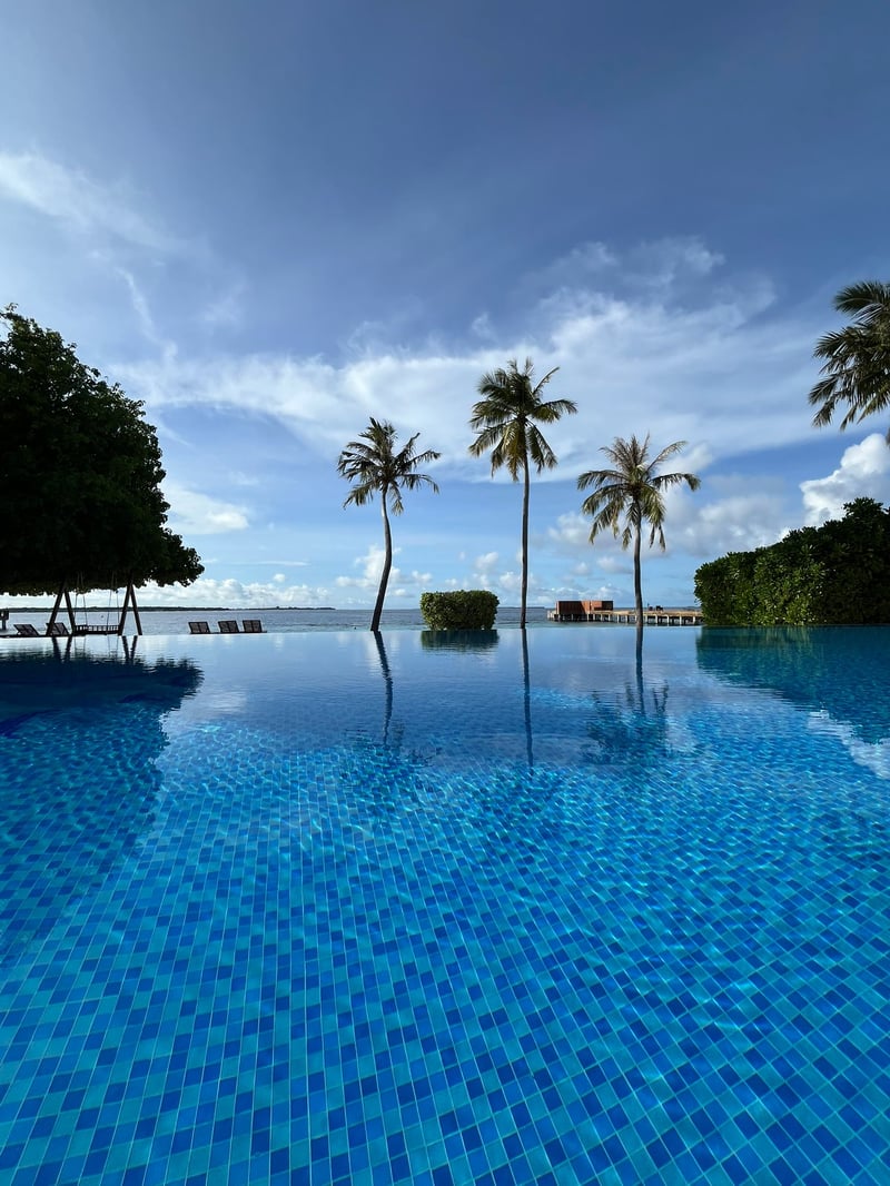 Poolside Bliss: The Best Way to Spend a Relaxing Day at Reethi Faru Resort