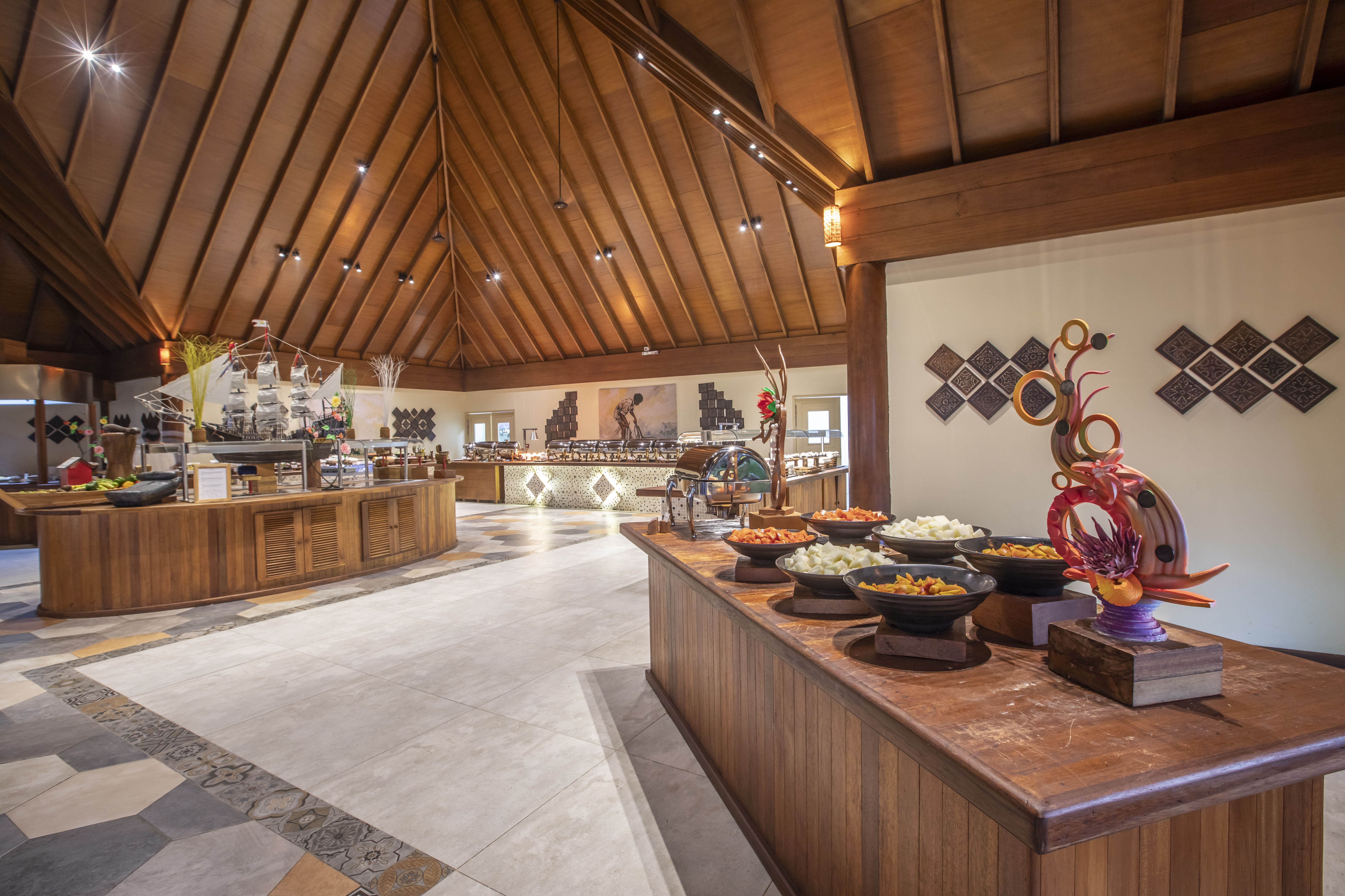 reethi_faru_resort_-_vakaru_restaurant_%281%29