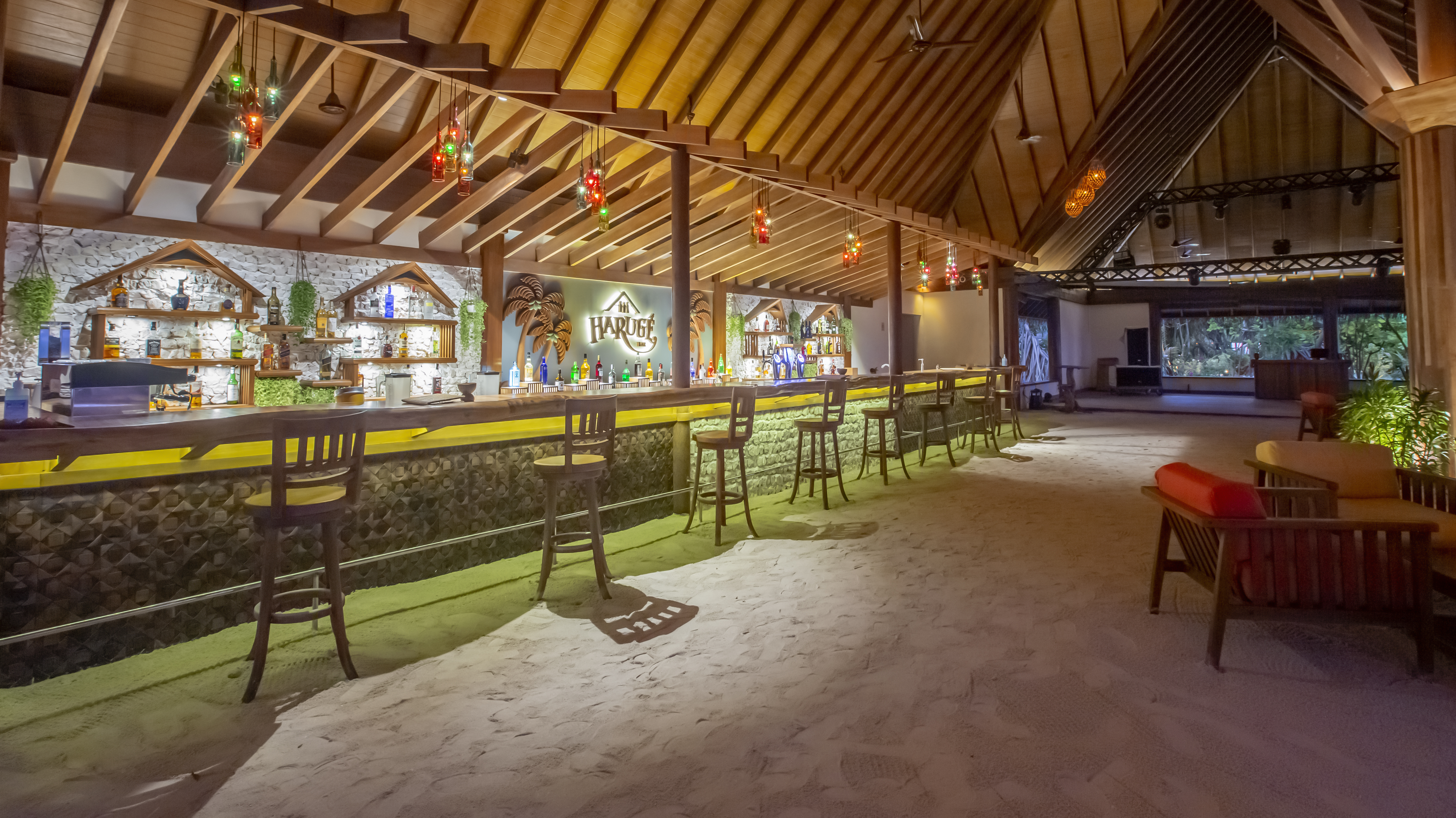 reethi_faru_resort_-_haruge_bar__%281%29