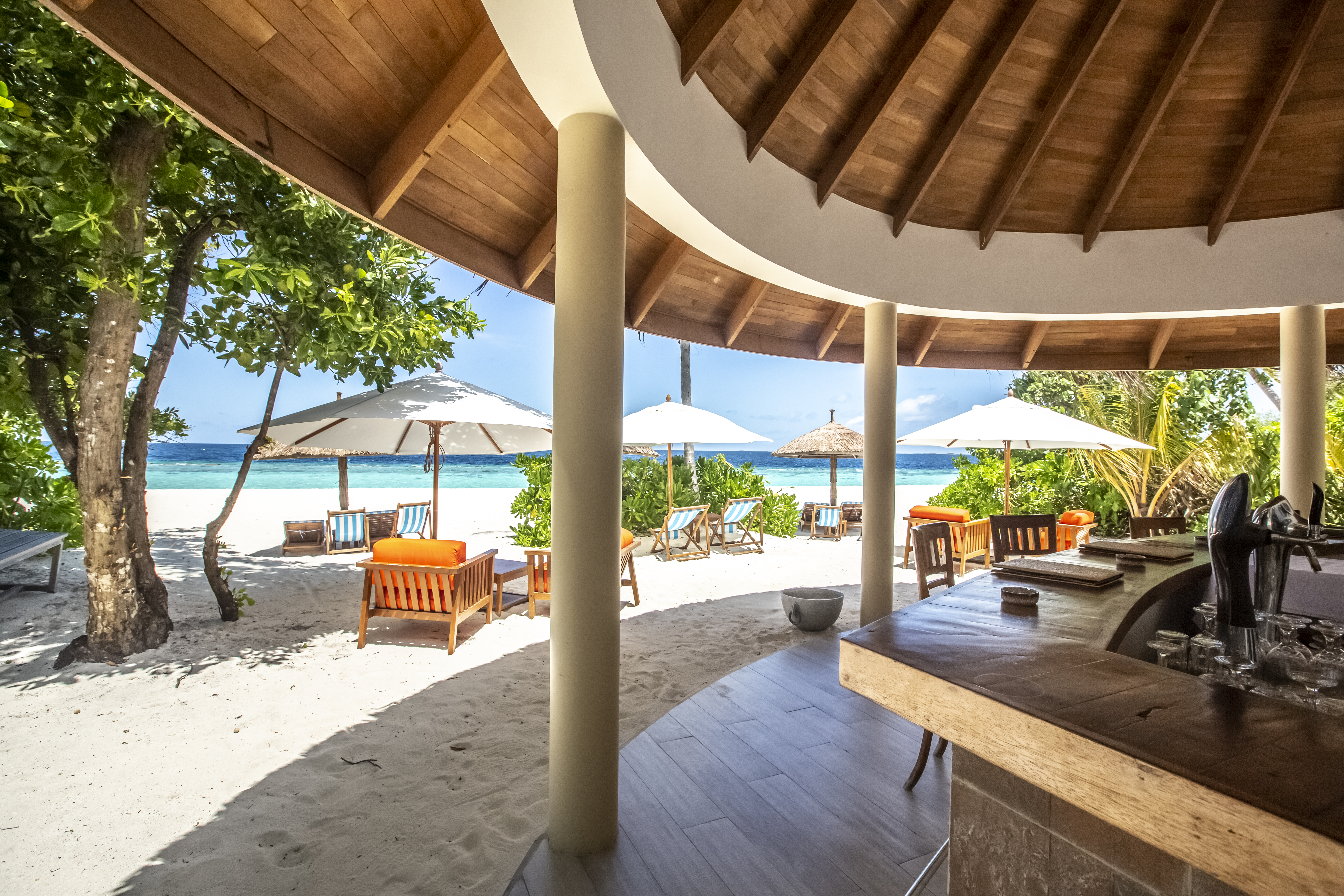 reethi_faru_resort_-_thari_bar_%287%29